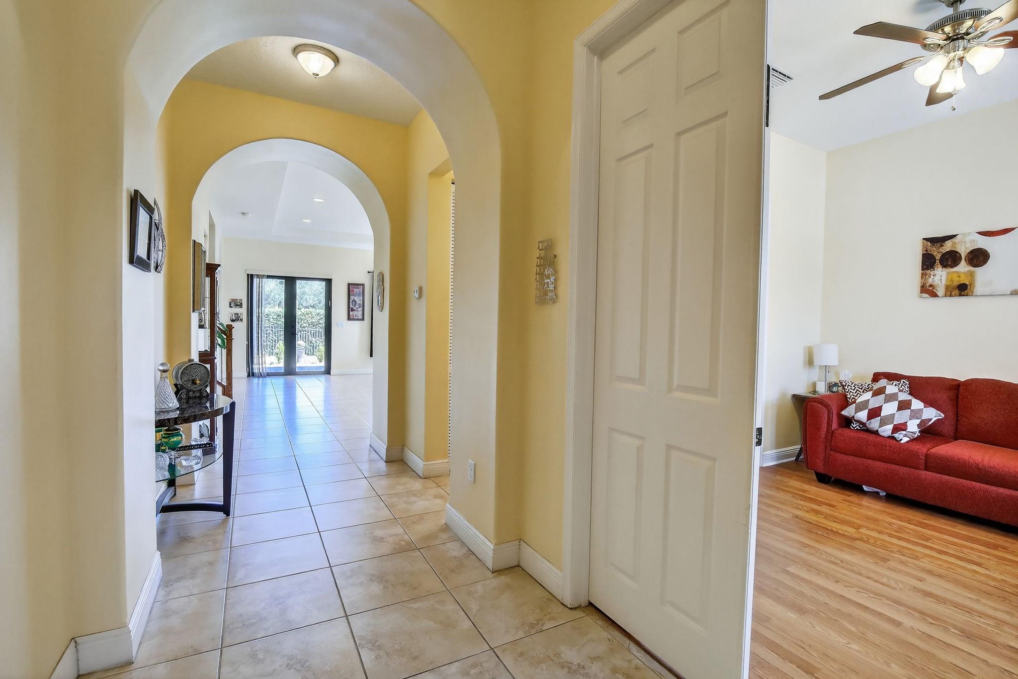 8541 NW 38th St Cooper City, FL 33024