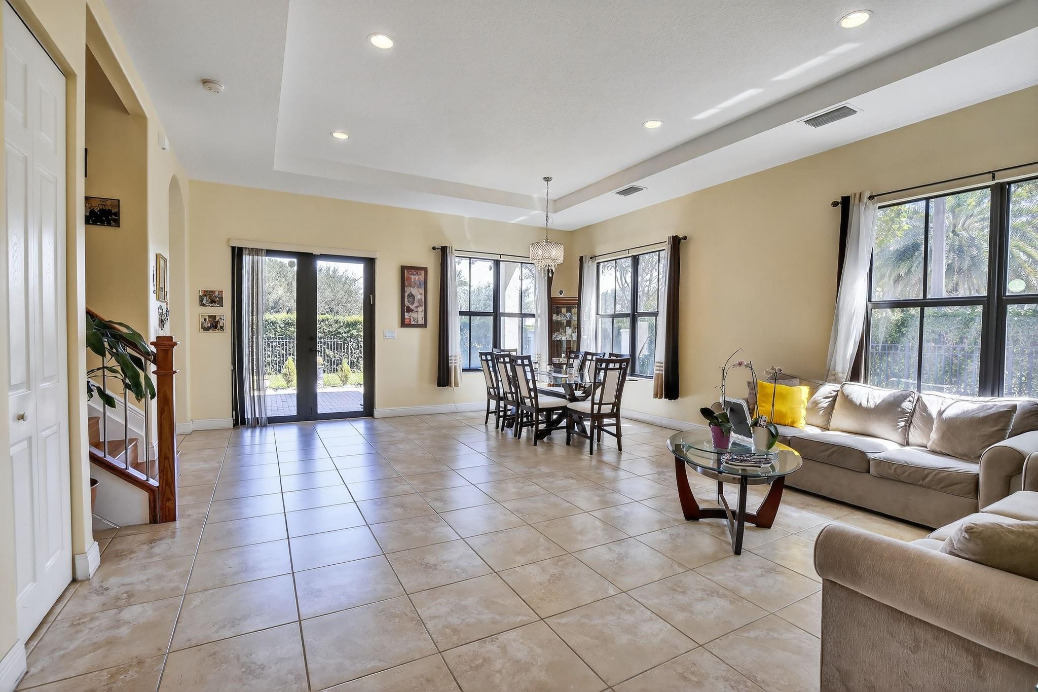 8541 NW 38th St Cooper City, FL 33024