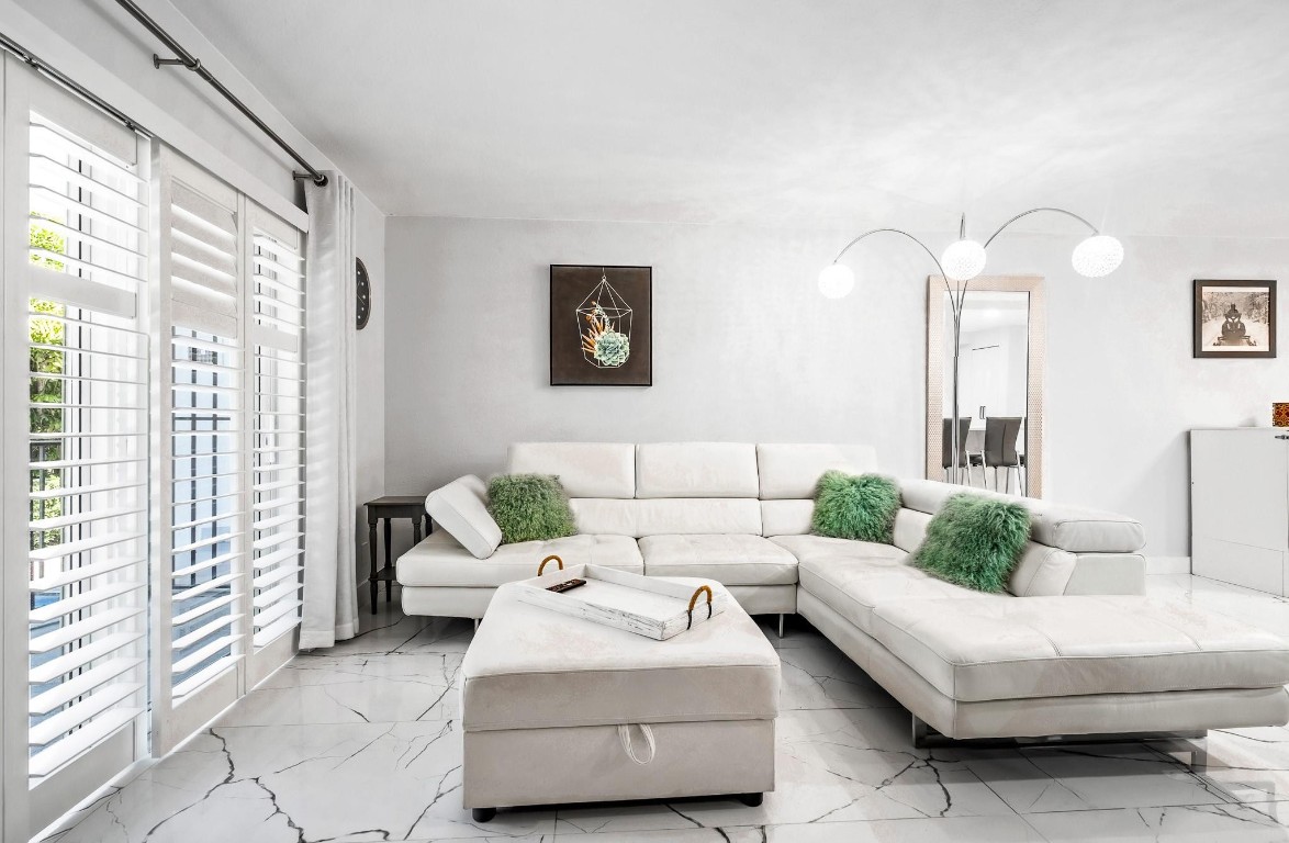 3909 N Ocean #102 Fort Lauderdale, FL 33308