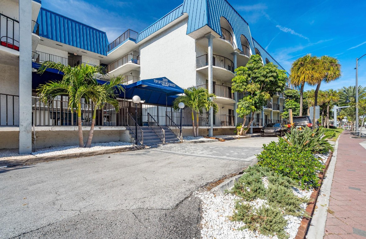 3909 N Ocean #102 Fort Lauderdale, FL 33308