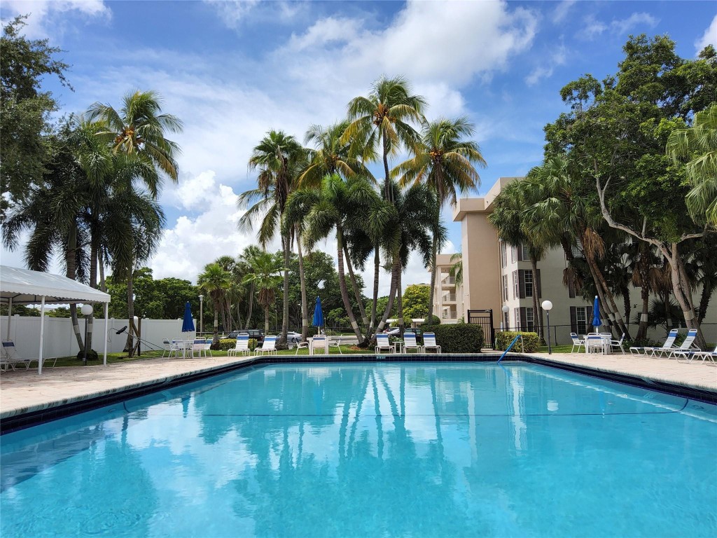 3151 S Palm Aire #301