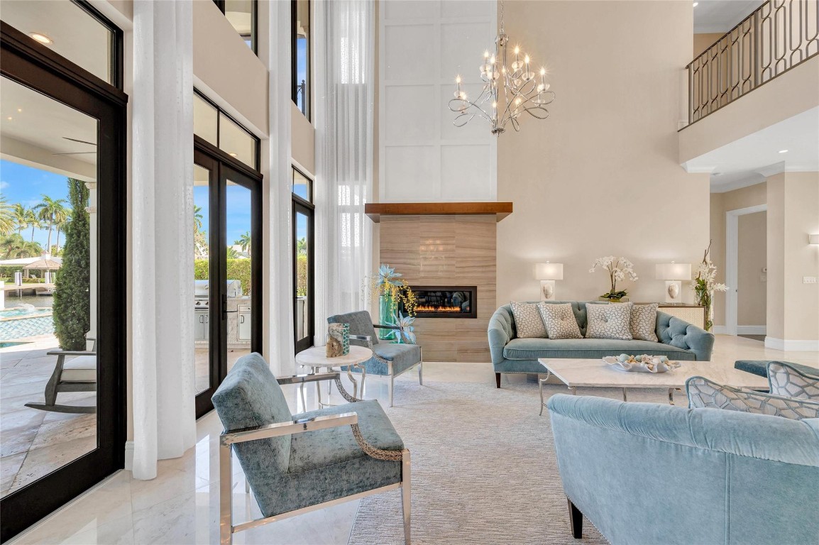 156 Fiesta Fort Lauderdale, FL 33301