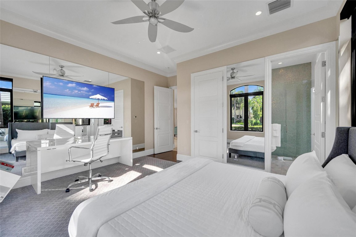 156 Fiesta Fort Lauderdale, FL 33301