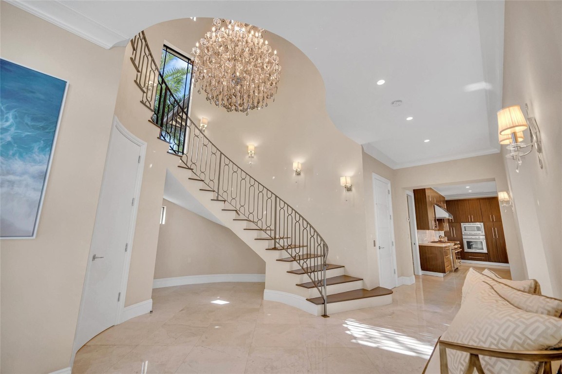 156 Fiesta Fort Lauderdale, FL 33301