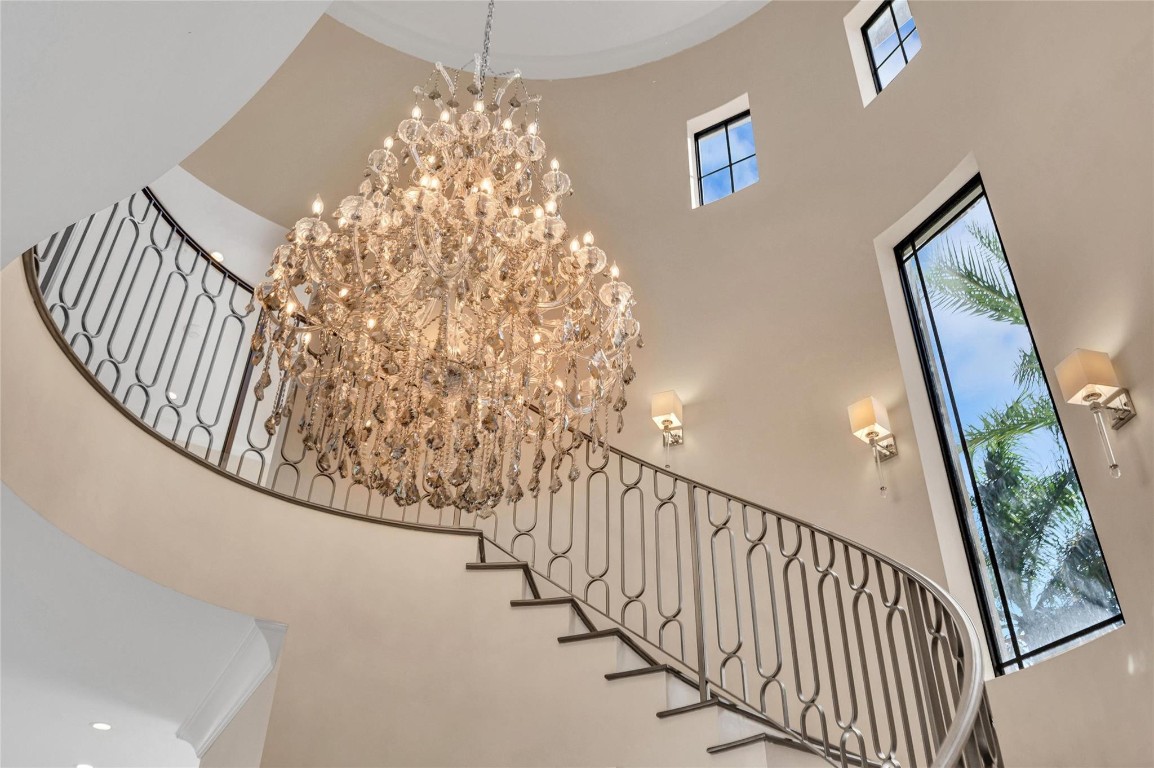 156 Fiesta Fort Lauderdale, FL 33301