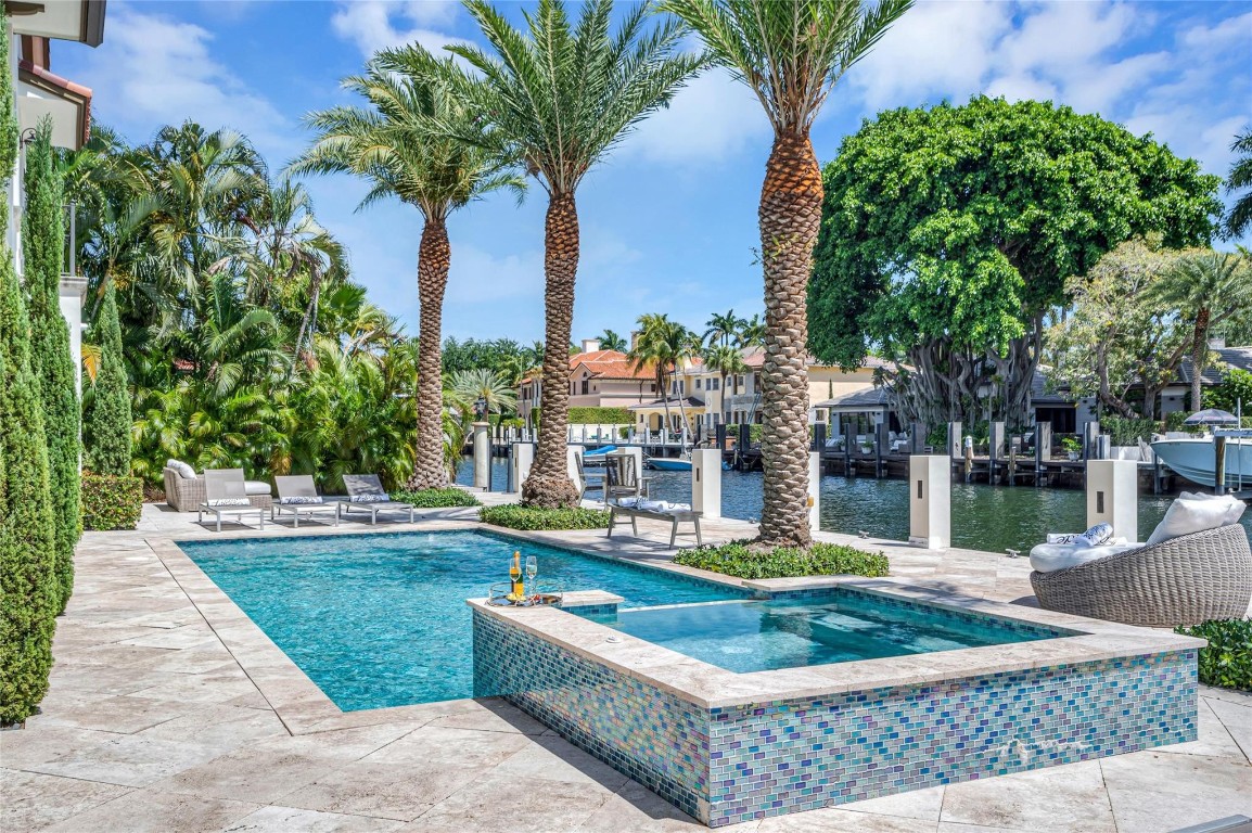 156 Fiesta Fort Lauderdale, FL 33301