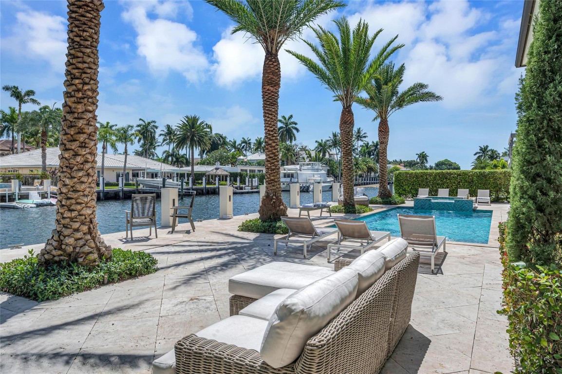 156 Fiesta Fort Lauderdale, FL 33301