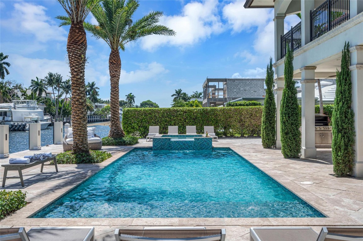 156 Fiesta Fort Lauderdale, FL 33301