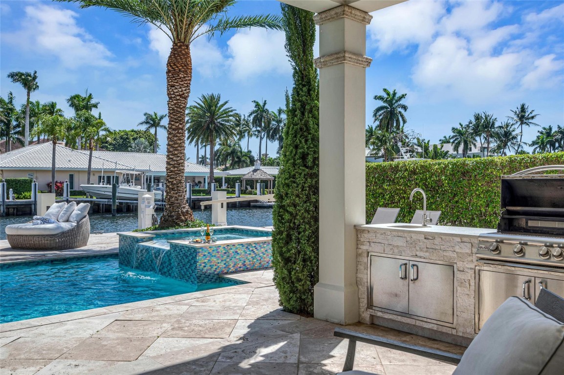 156 Fiesta Fort Lauderdale, FL 33301