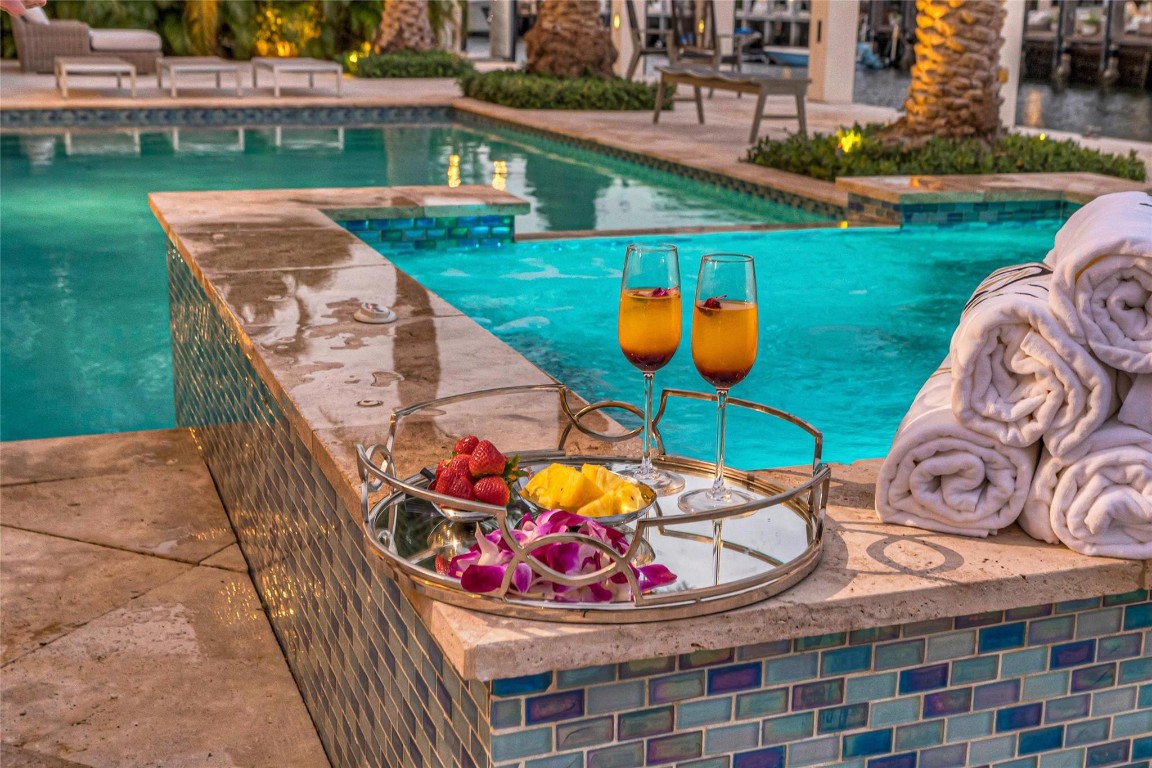 156 Fiesta Fort Lauderdale, FL 33301