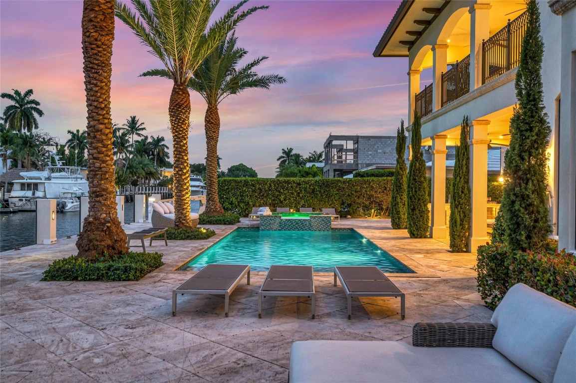 156 Fiesta Fort Lauderdale, FL 33301