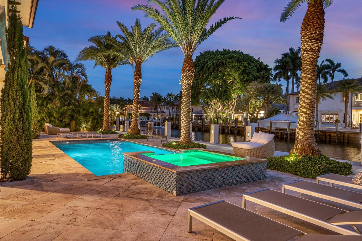 156 Fiesta Fort Lauderdale, FL 33301