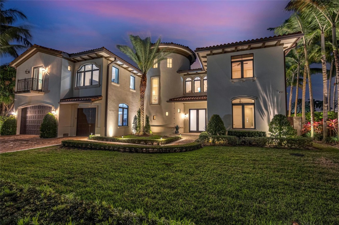 156 Fiesta Fort Lauderdale, FL 33301