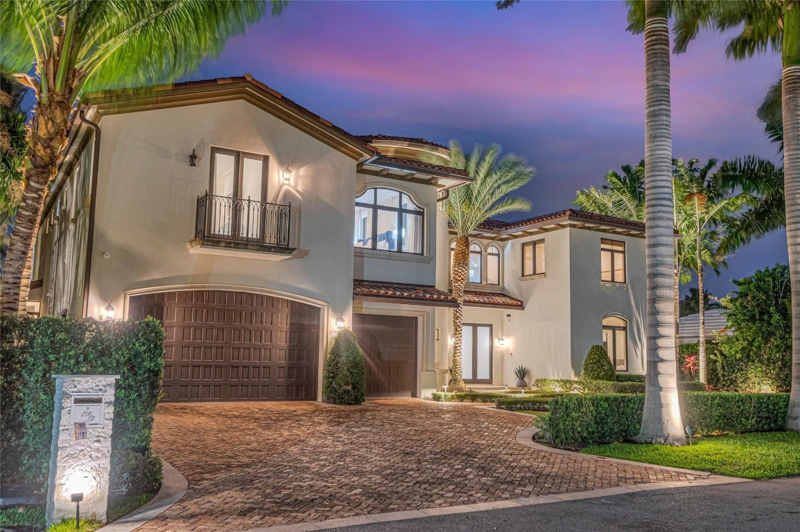 156 Fiesta Fort Lauderdale, FL 33301