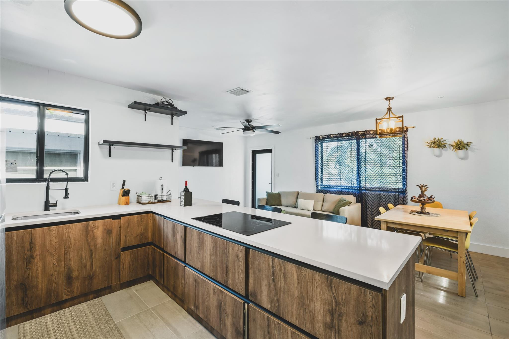 1625 Cleveland Hollywood, FL 33020