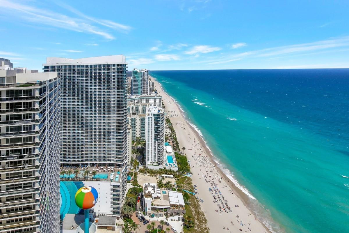 image Beach Club 214