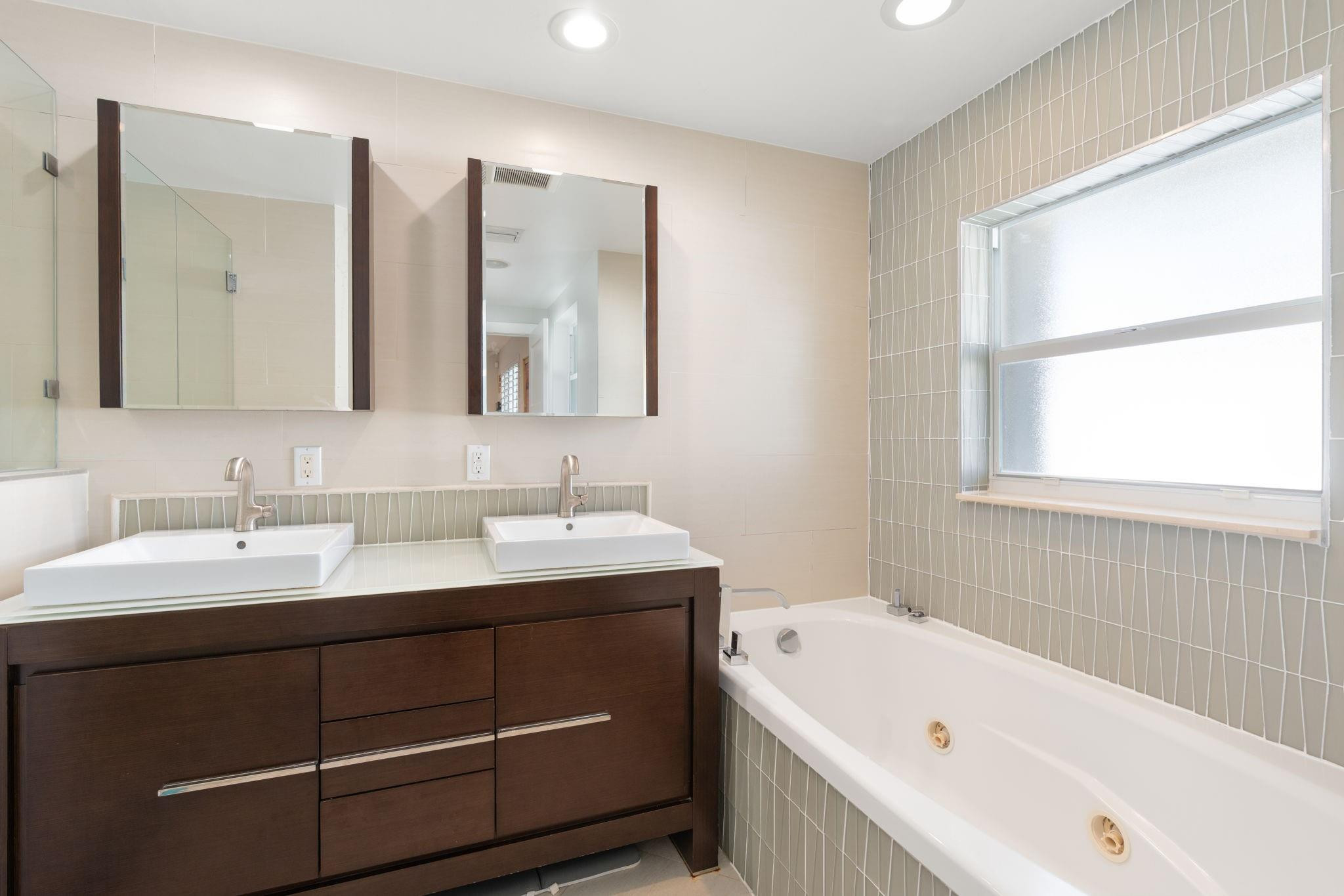 2740 NE 21st Fort Lauderdale, FL 33305