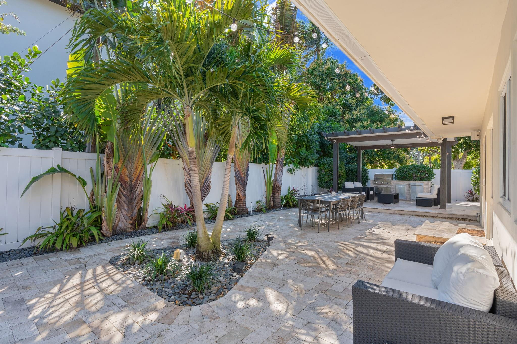 2740 NE 21st Fort Lauderdale, FL 33305