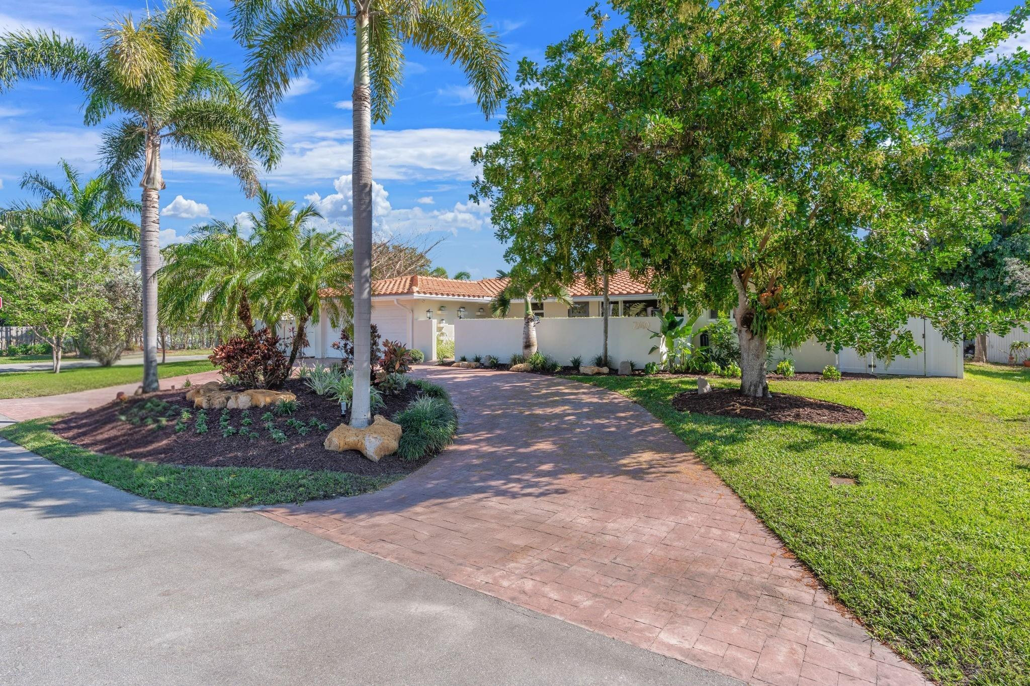 2740 NE 21st Fort Lauderdale, FL 33305