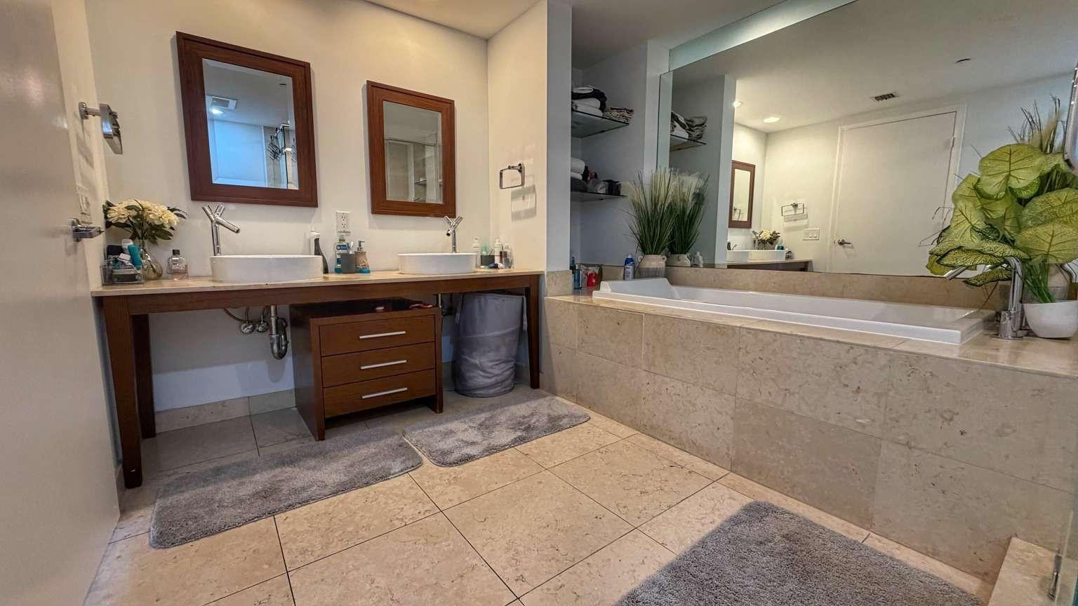 485 Brickell #3608 Miami, FL 33131