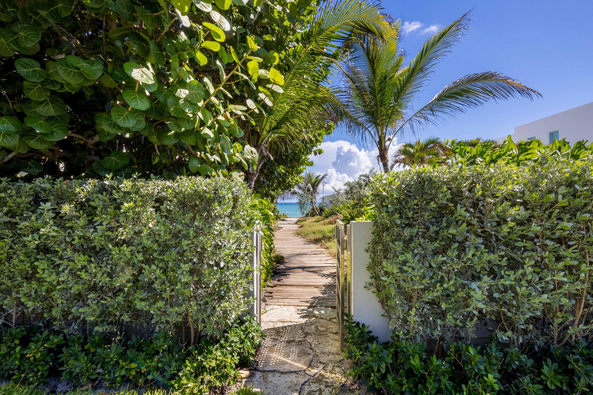 1048 S Ocean Blvd Palm Beach, FL 33480