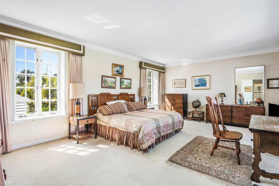 1048 S Ocean Palm Beach, FL 33480