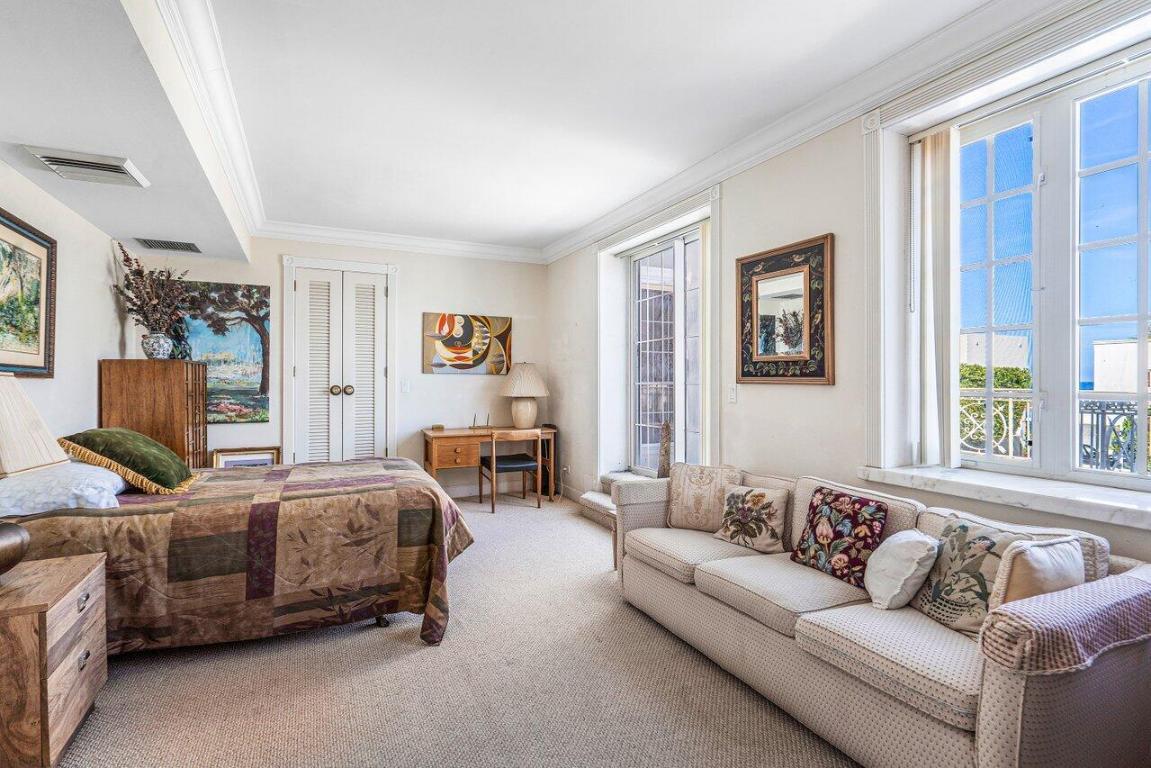 1048 S Ocean Palm Beach, FL 33480