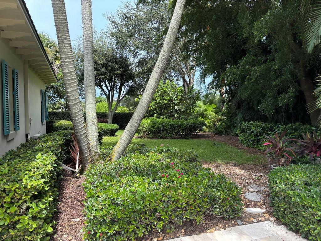 410 N Palm Is Vero Beach, FL 32963