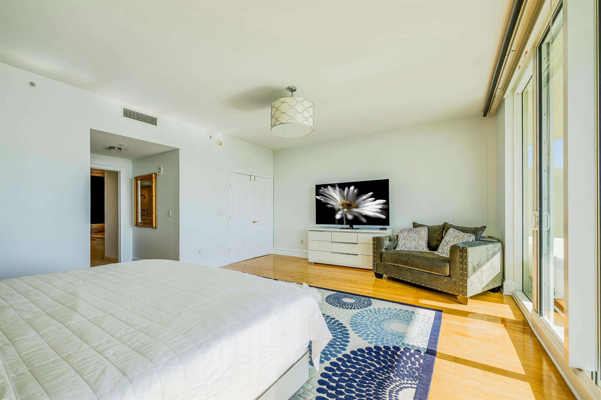 1063 Hillsboro Mile #703 Hillsboro Beach, FL 33062