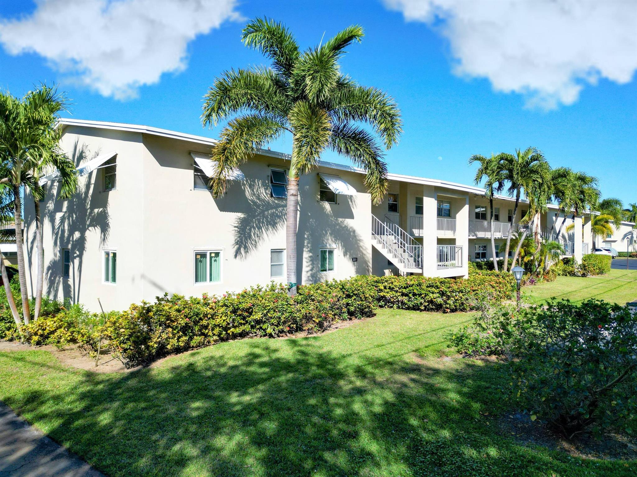 301 Circle Dr #103