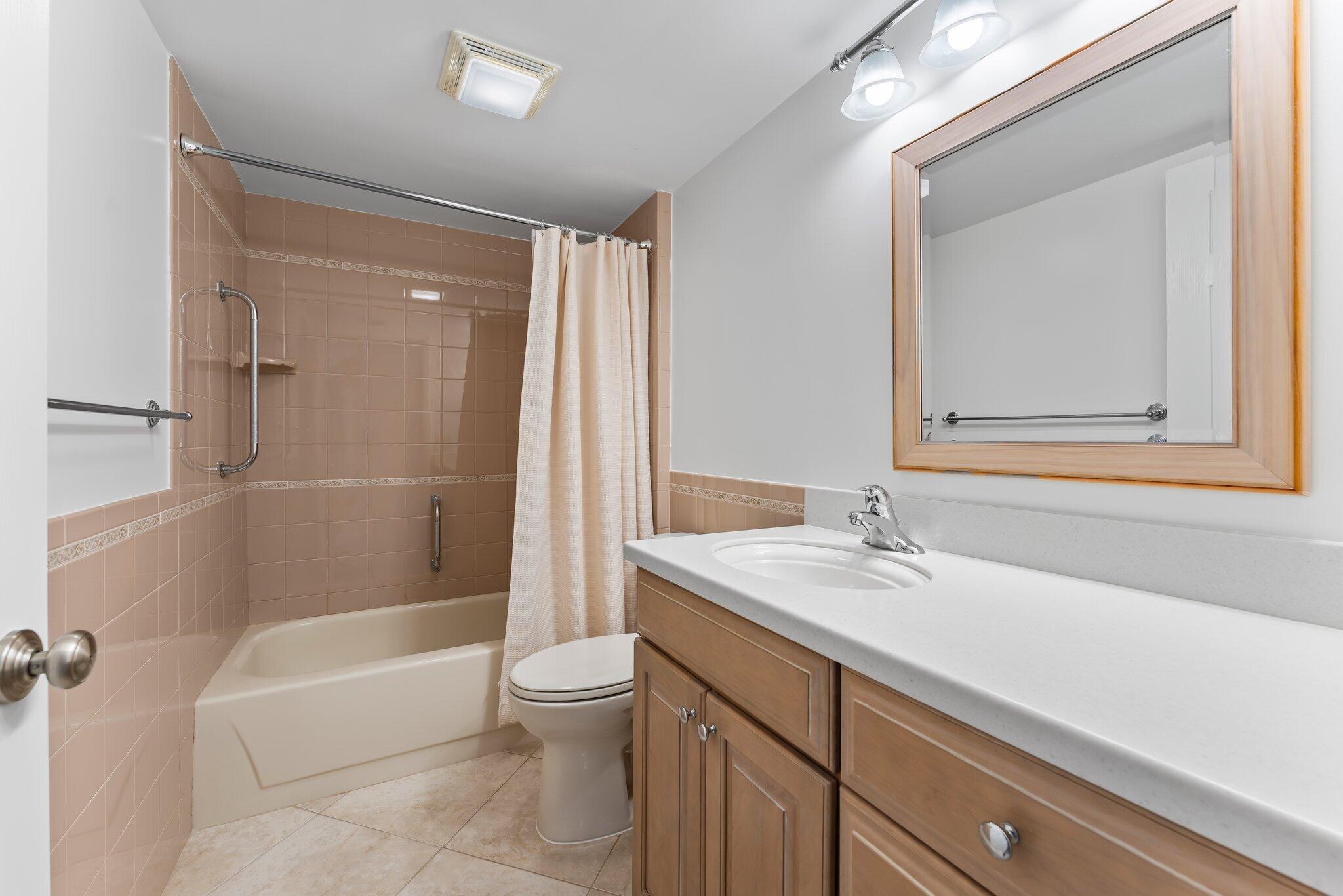 601 S Seas Dr #203 Jupiter, FL 33477