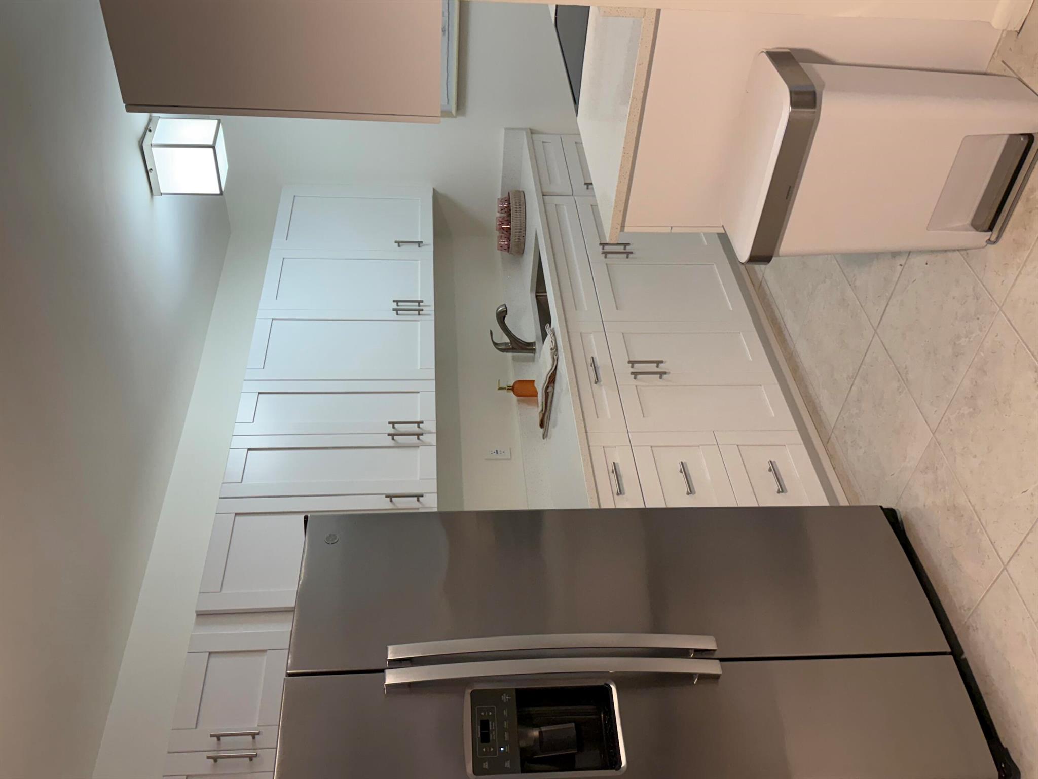 1527 N J St #4