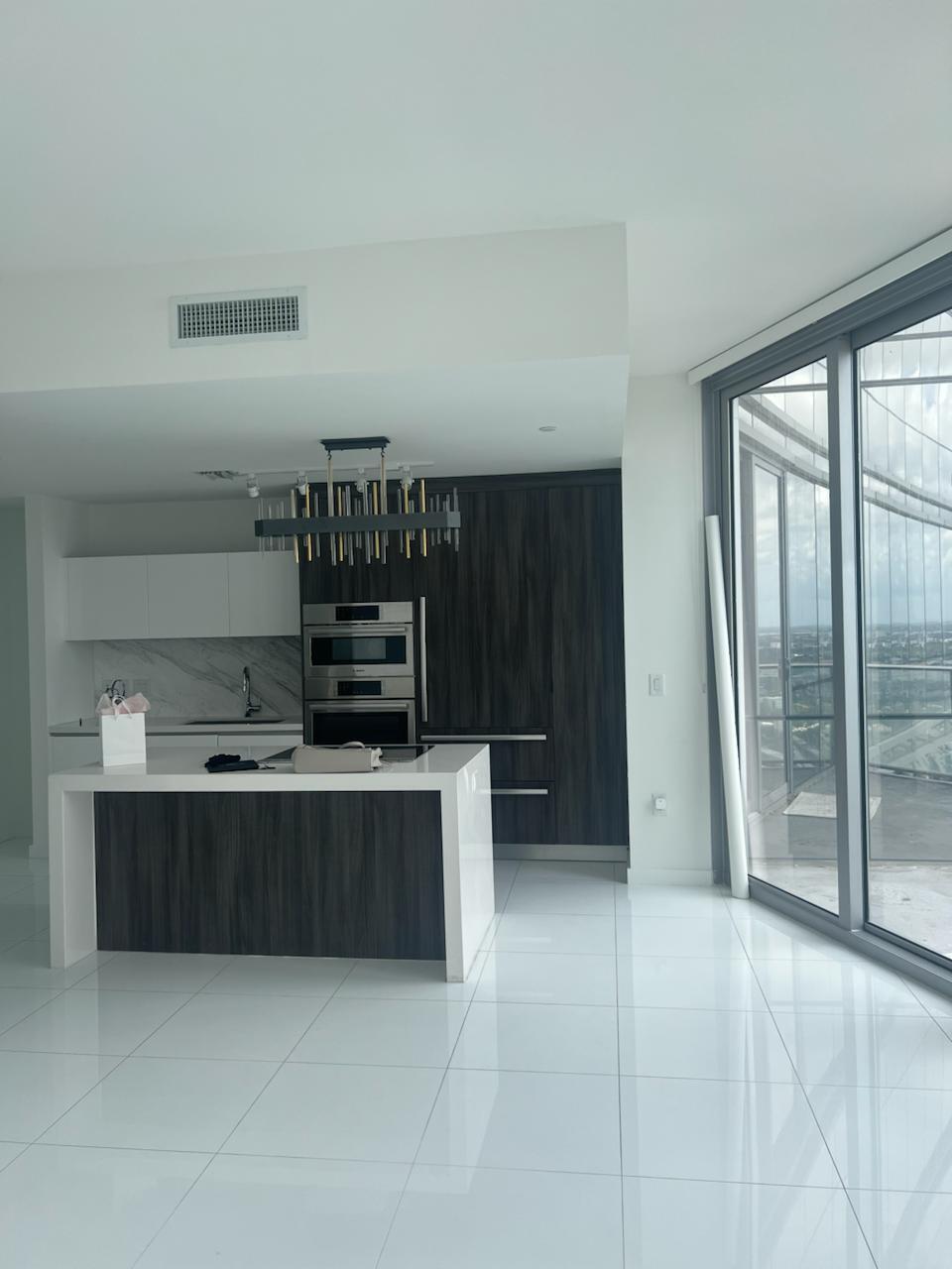 image Paramount Miami Worldcent1