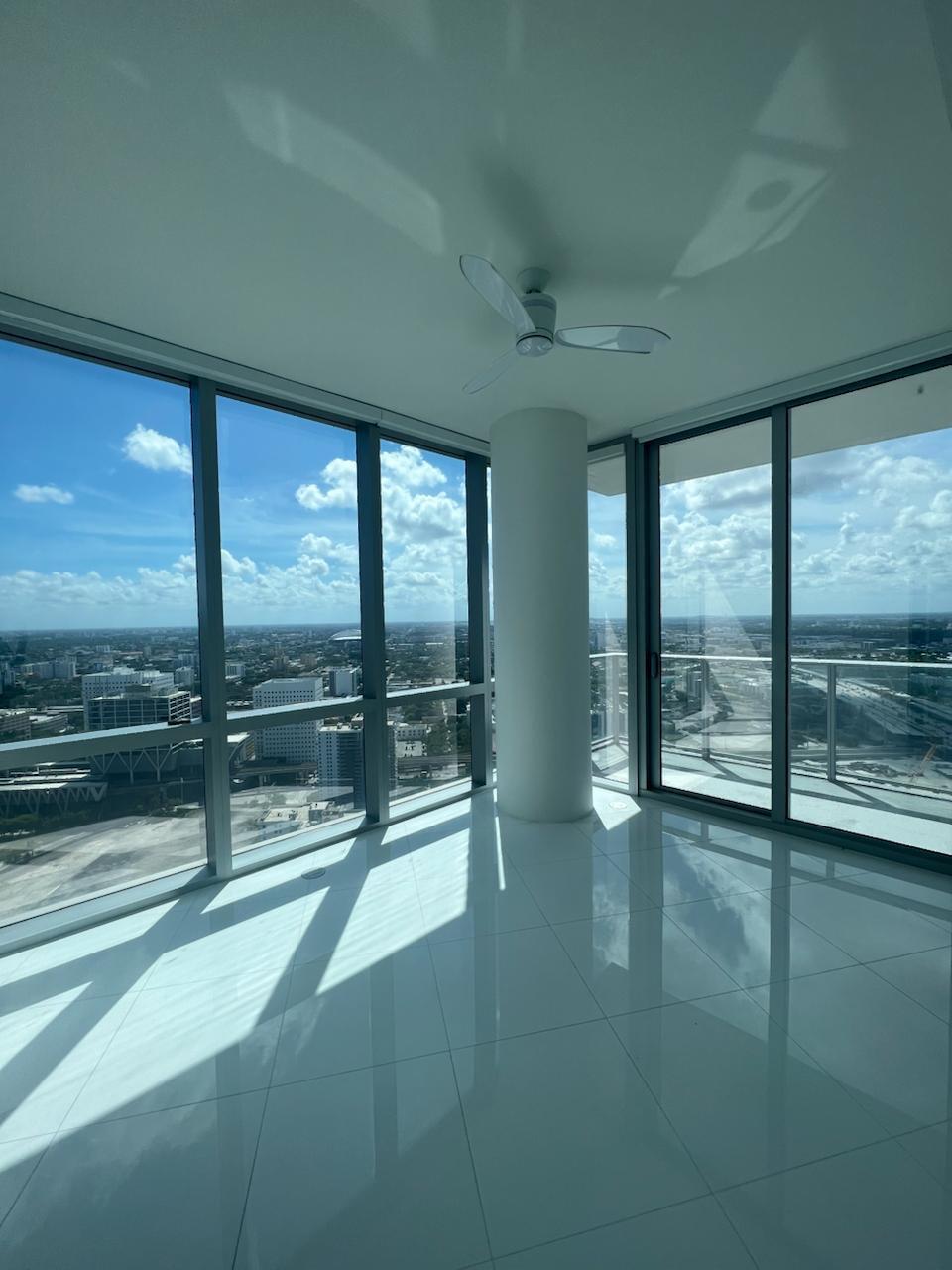 image Paramount Miami Worldcent6