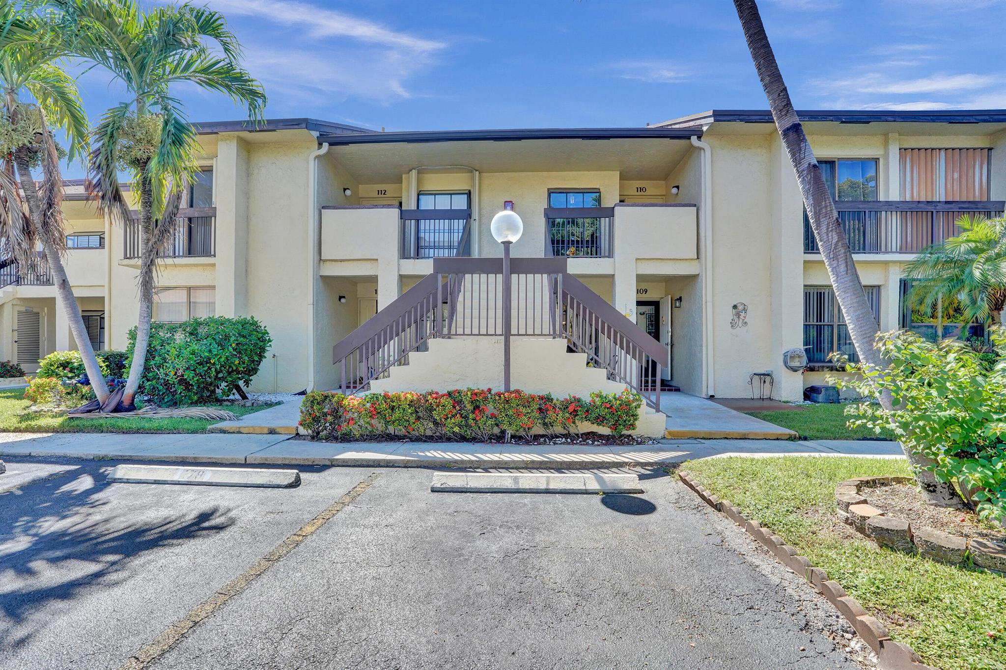 1977 SW 15th St #109