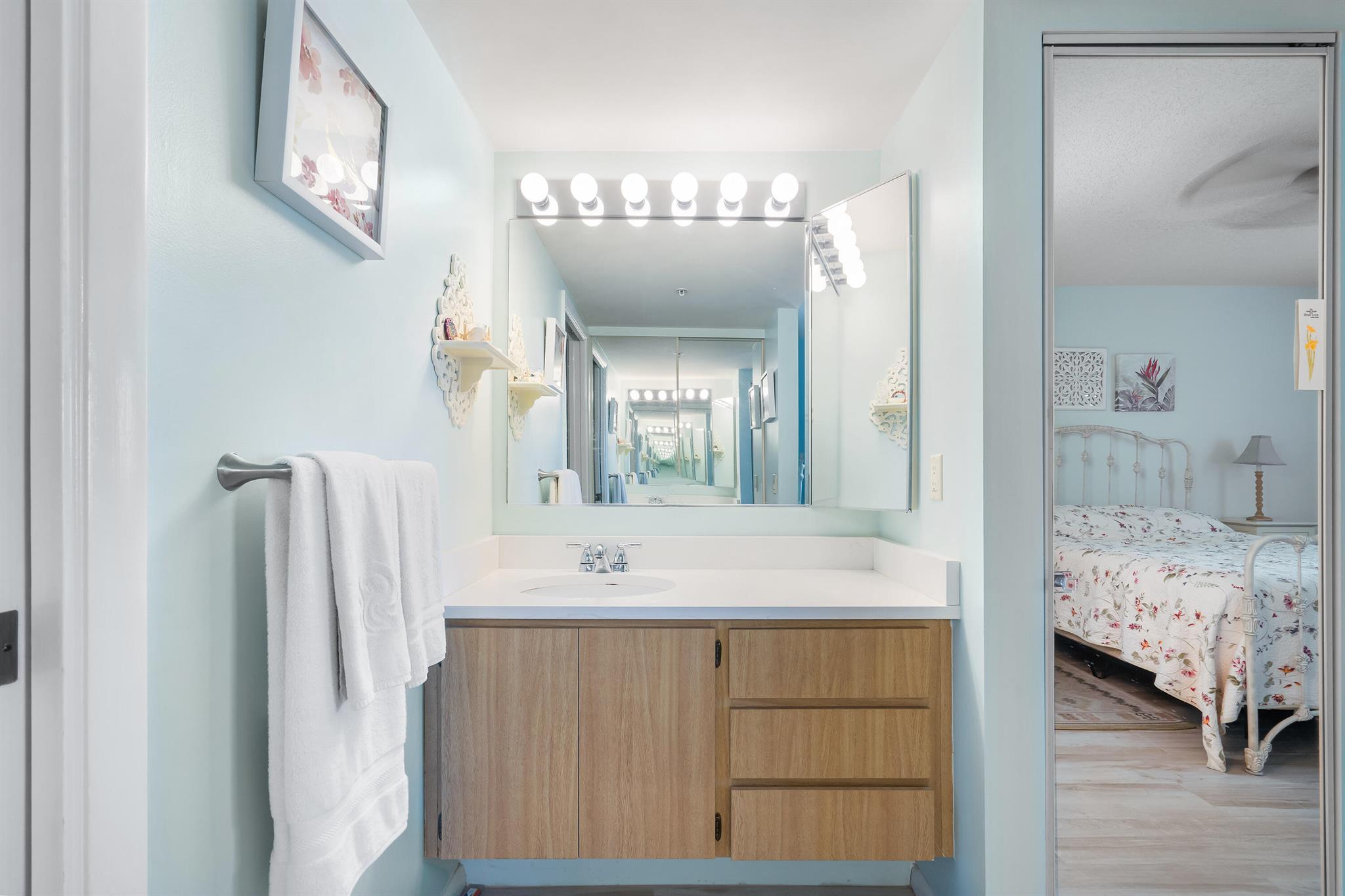 901 Seafarer Cir #306 Jupiter, FL 33477