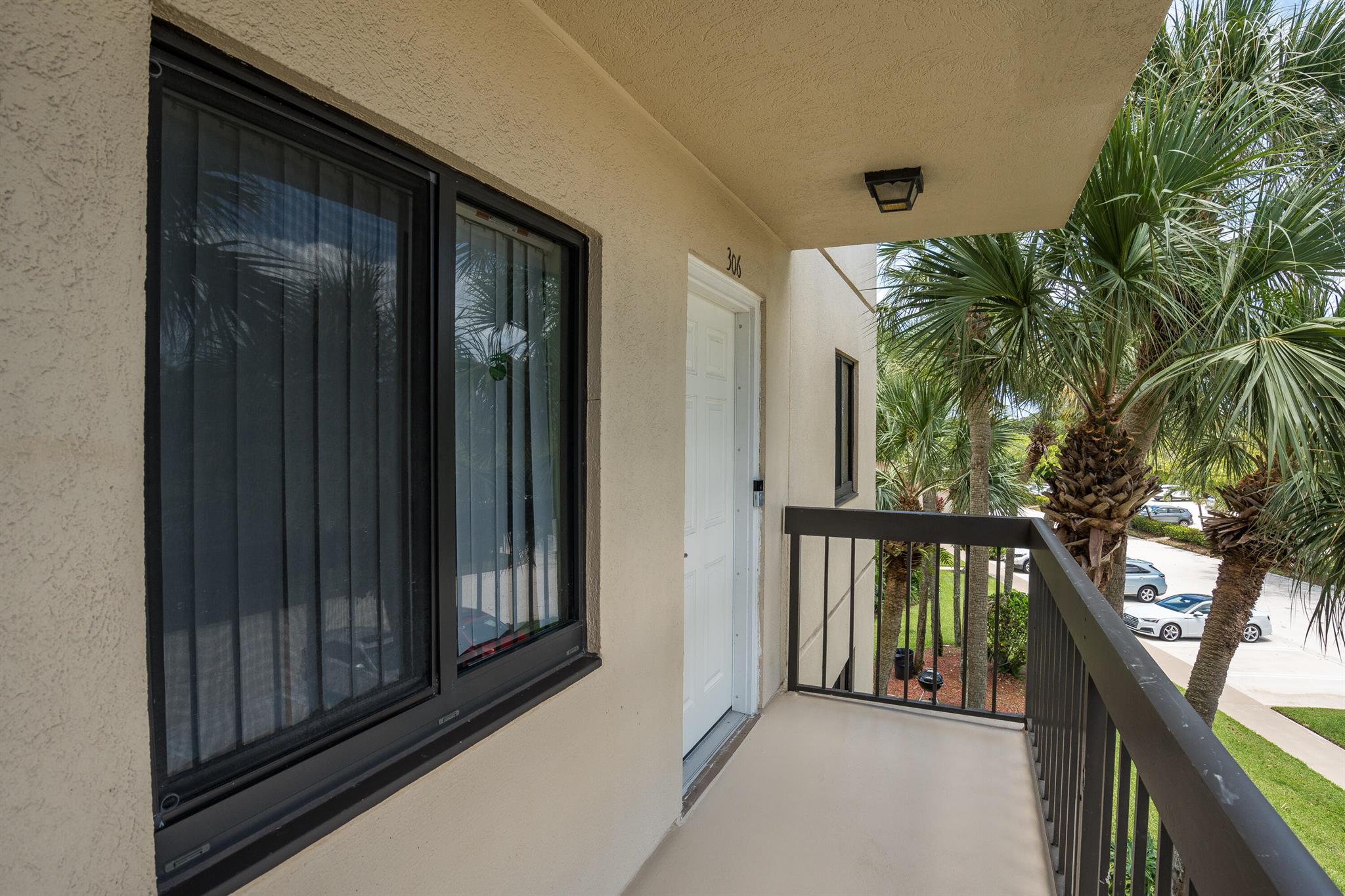 901 Seafarer Cir #306 Jupiter, FL 33477