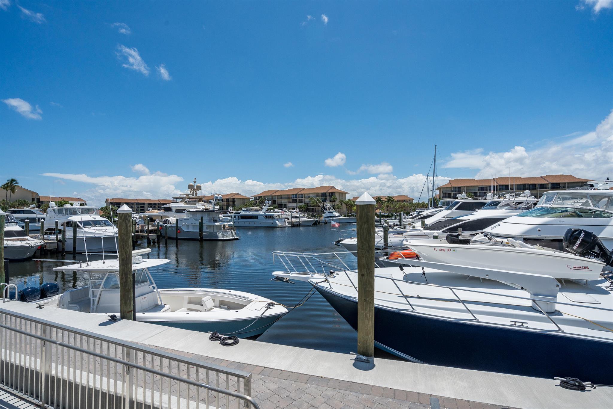 901 Seafarer Cir #306 Jupiter, FL 33477