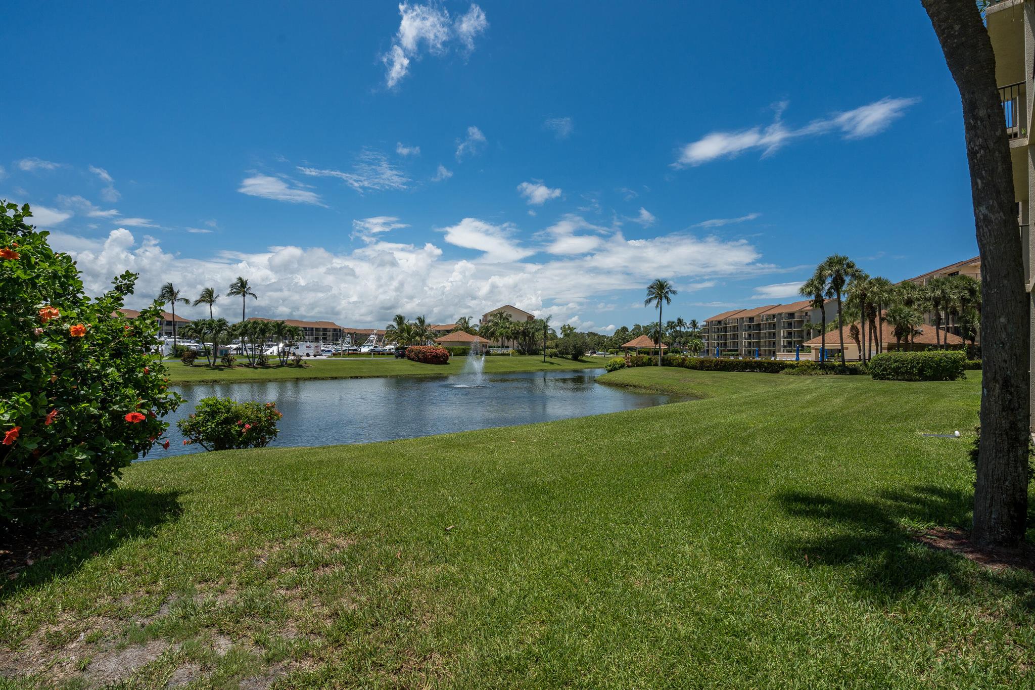 901 Seafarer Cir #306 Jupiter, FL 33477