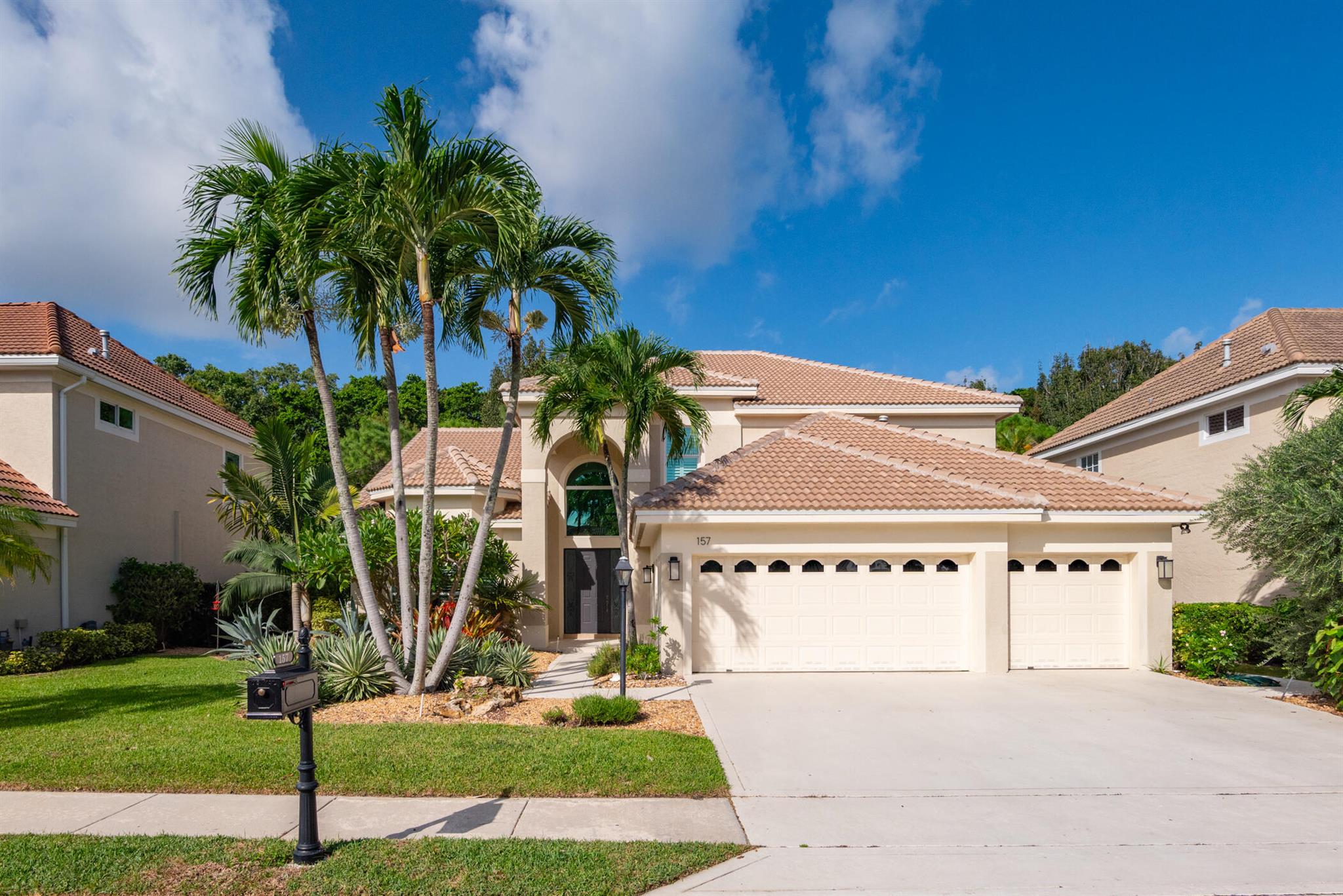 157 Oakwood Ln