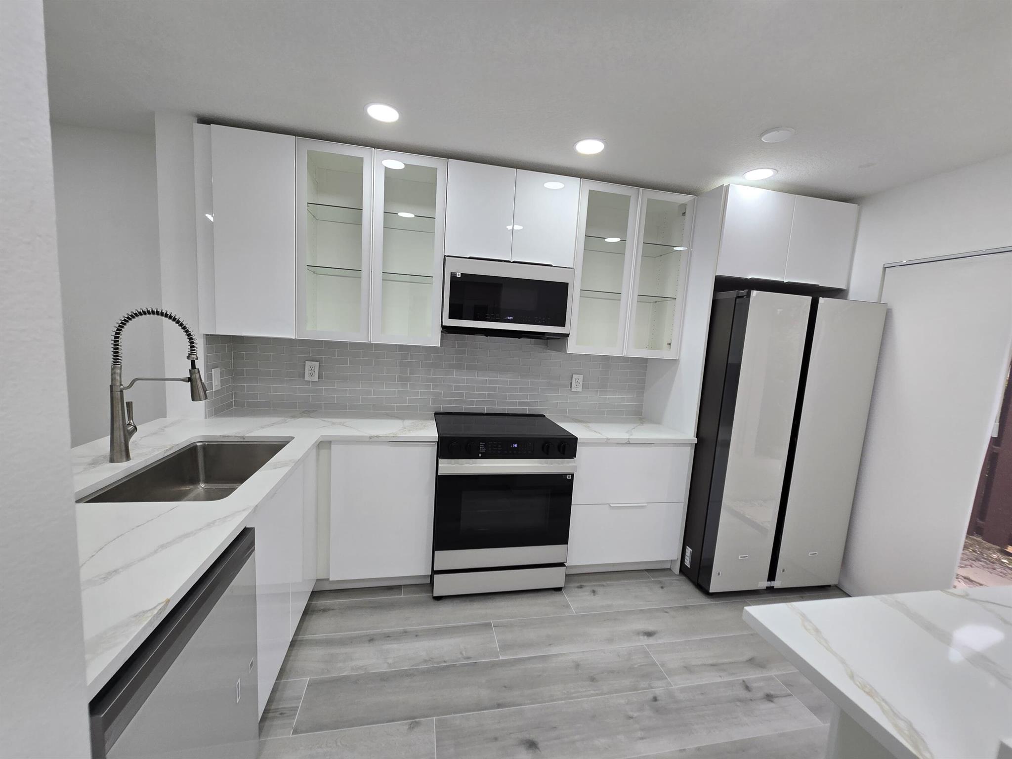 4308 Carambola Cir