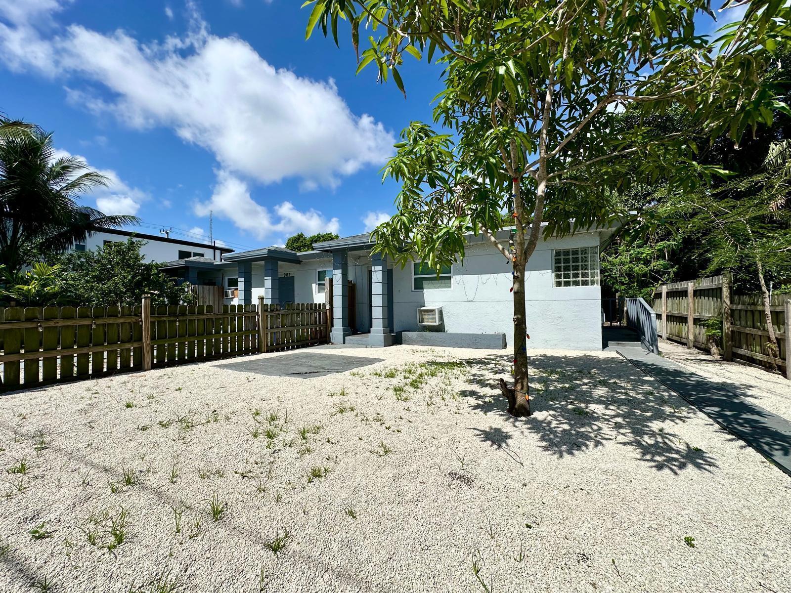 909 Windsor Ave