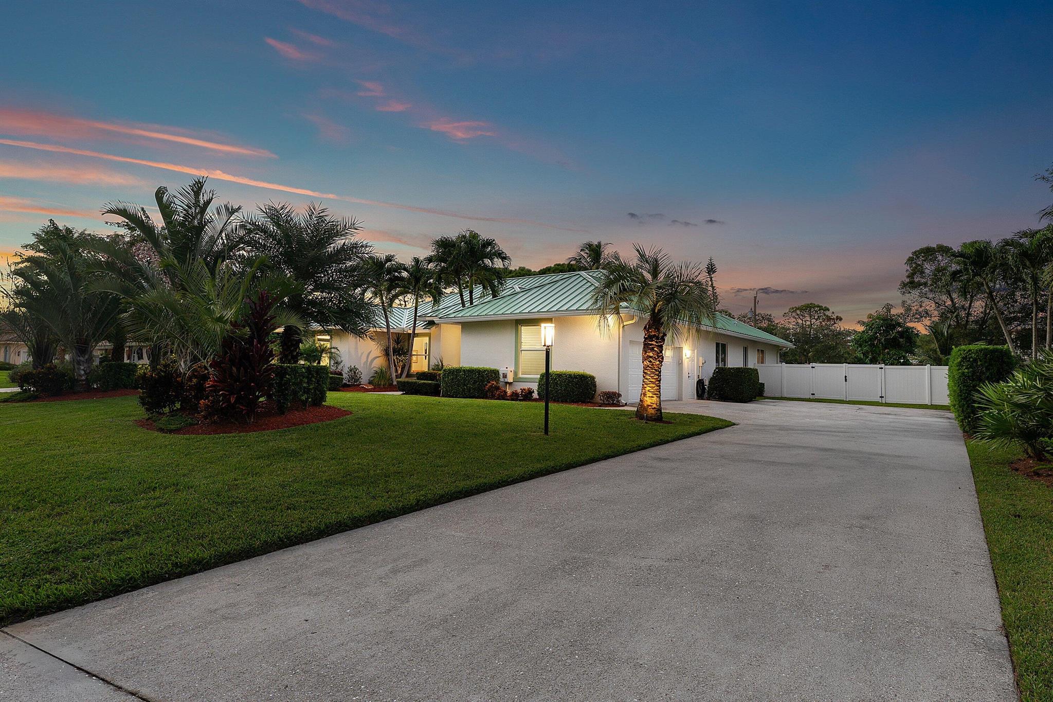 5661 Old Mystic Ct Jupiter, FL 33458