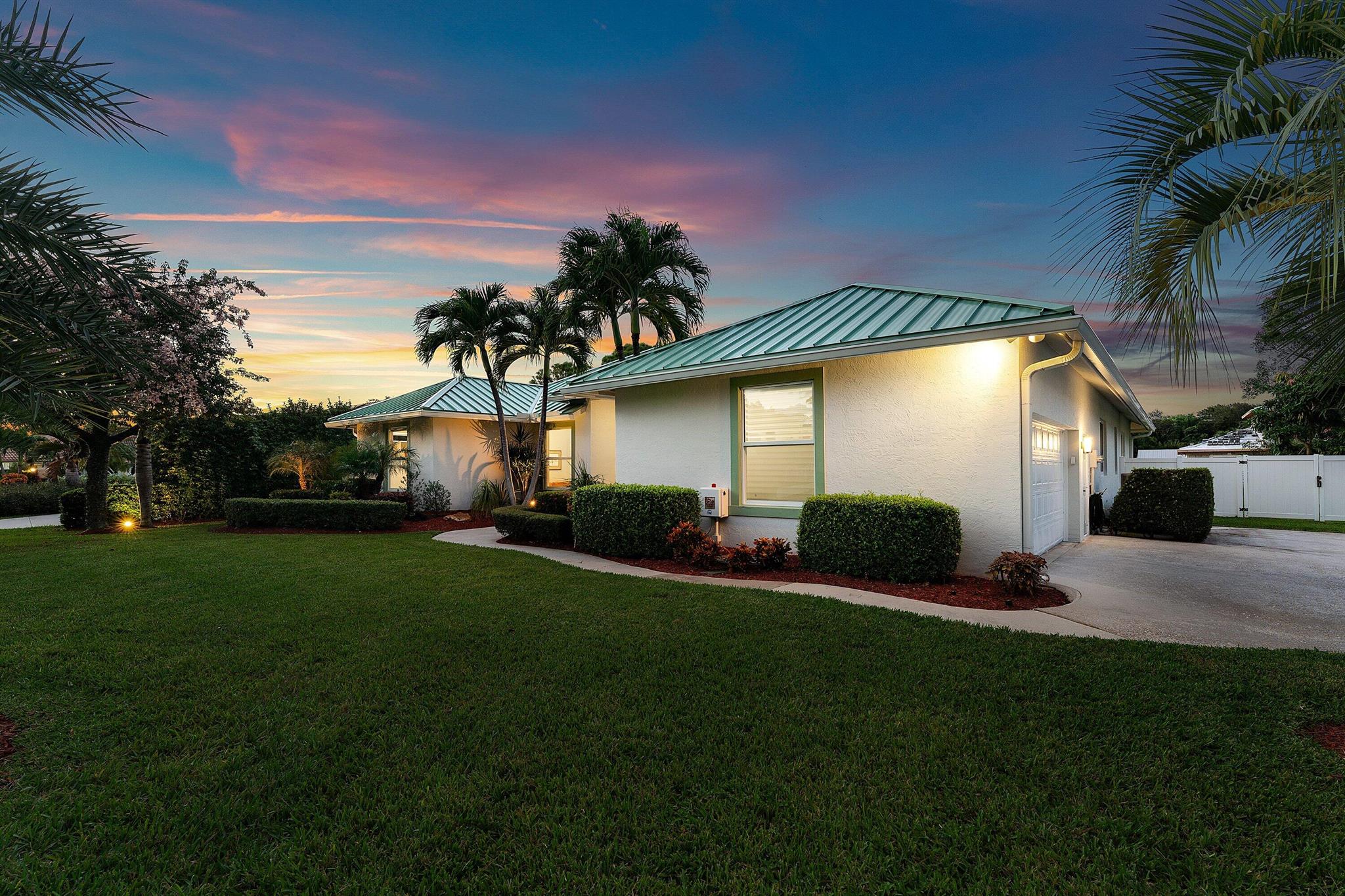 5661 Old Mystic Ct Jupiter, FL 33458