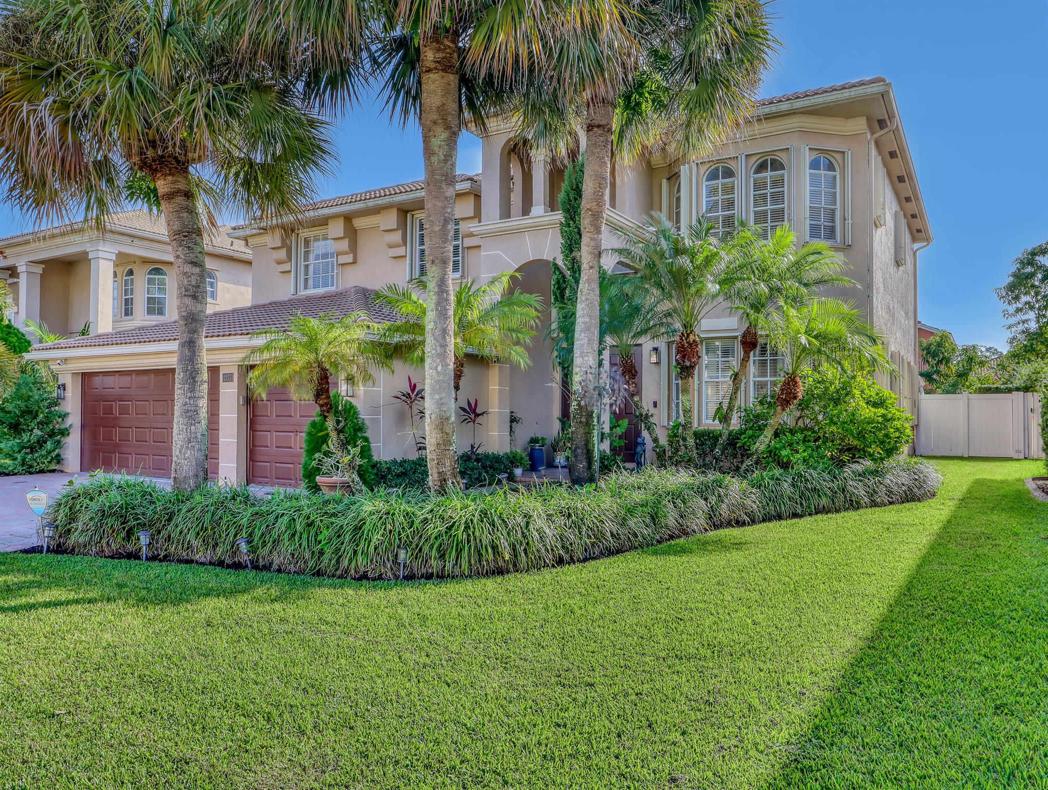 2227 Ridgewood Cir