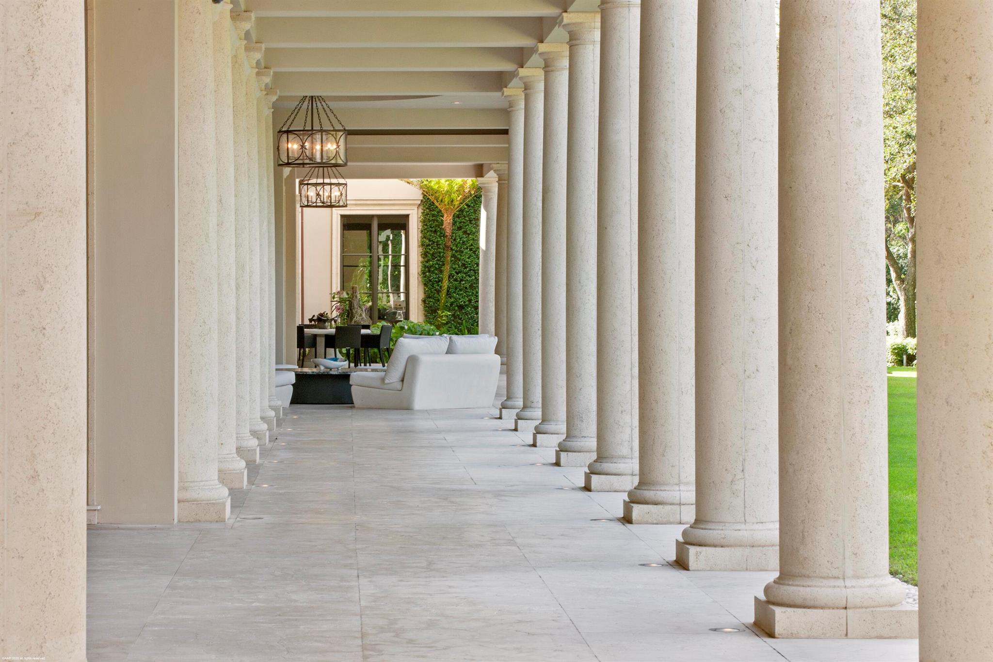 118 Bears Clb Dr Jupiter, FL 33477