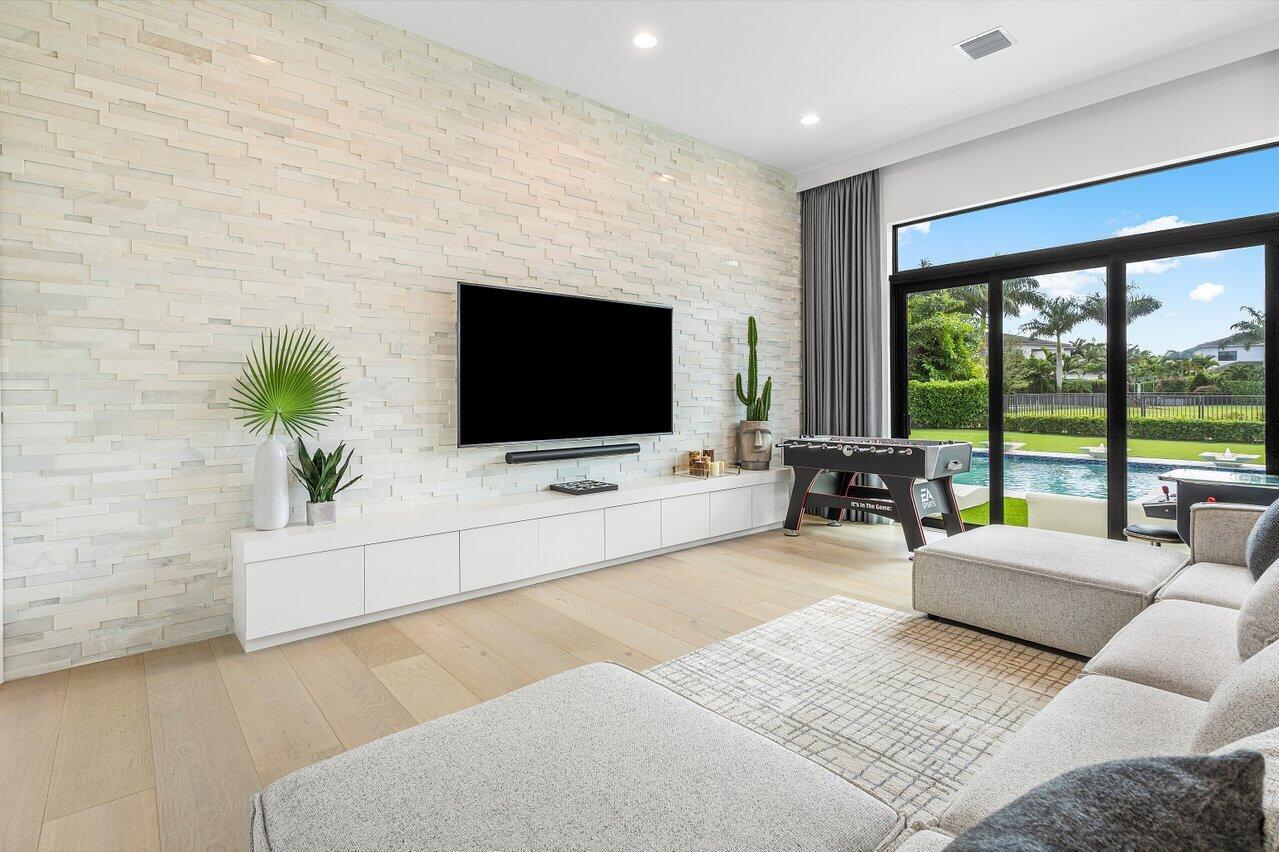 9276 Biaggio Rd Boca Raton, FL 33496