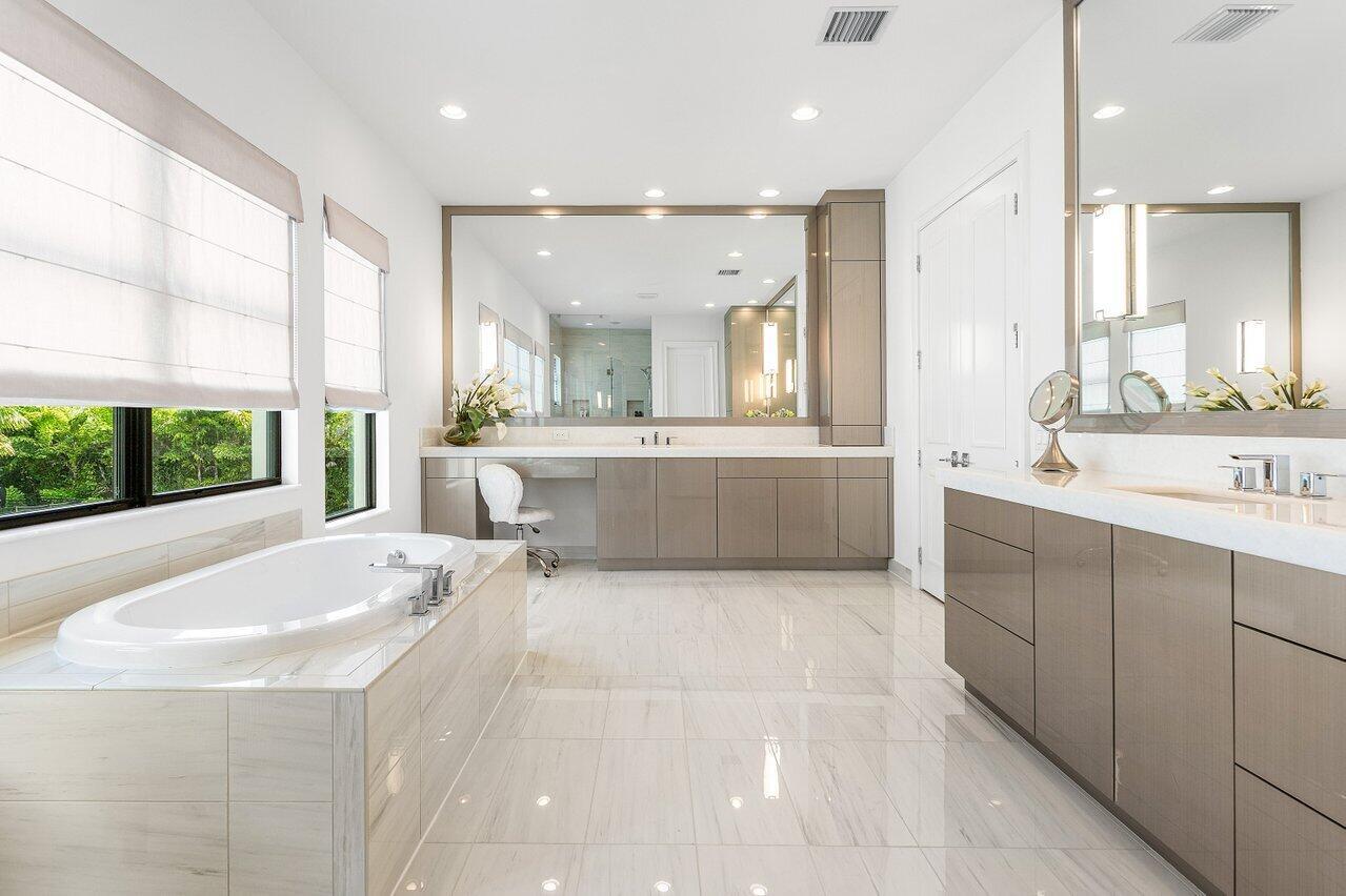 9276 Biaggio Rd Boca Raton, FL 33496