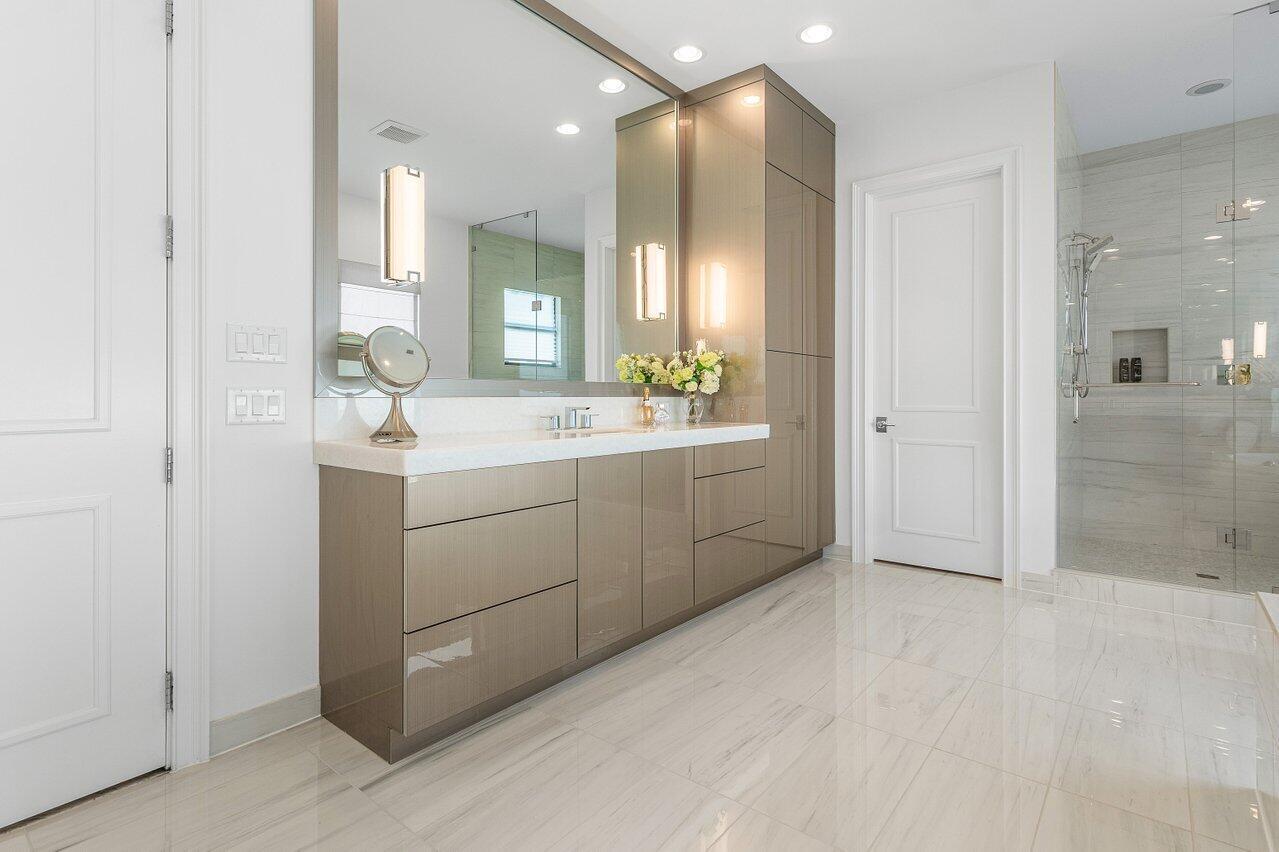 9276 Biaggio Rd Boca Raton, FL 33496