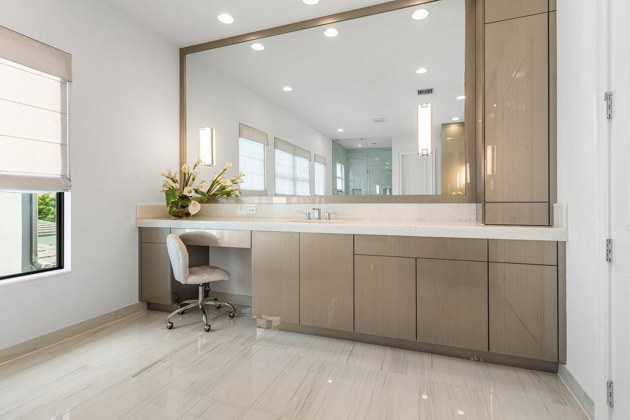 9276 Biaggio Rd Boca Raton, FL 33496